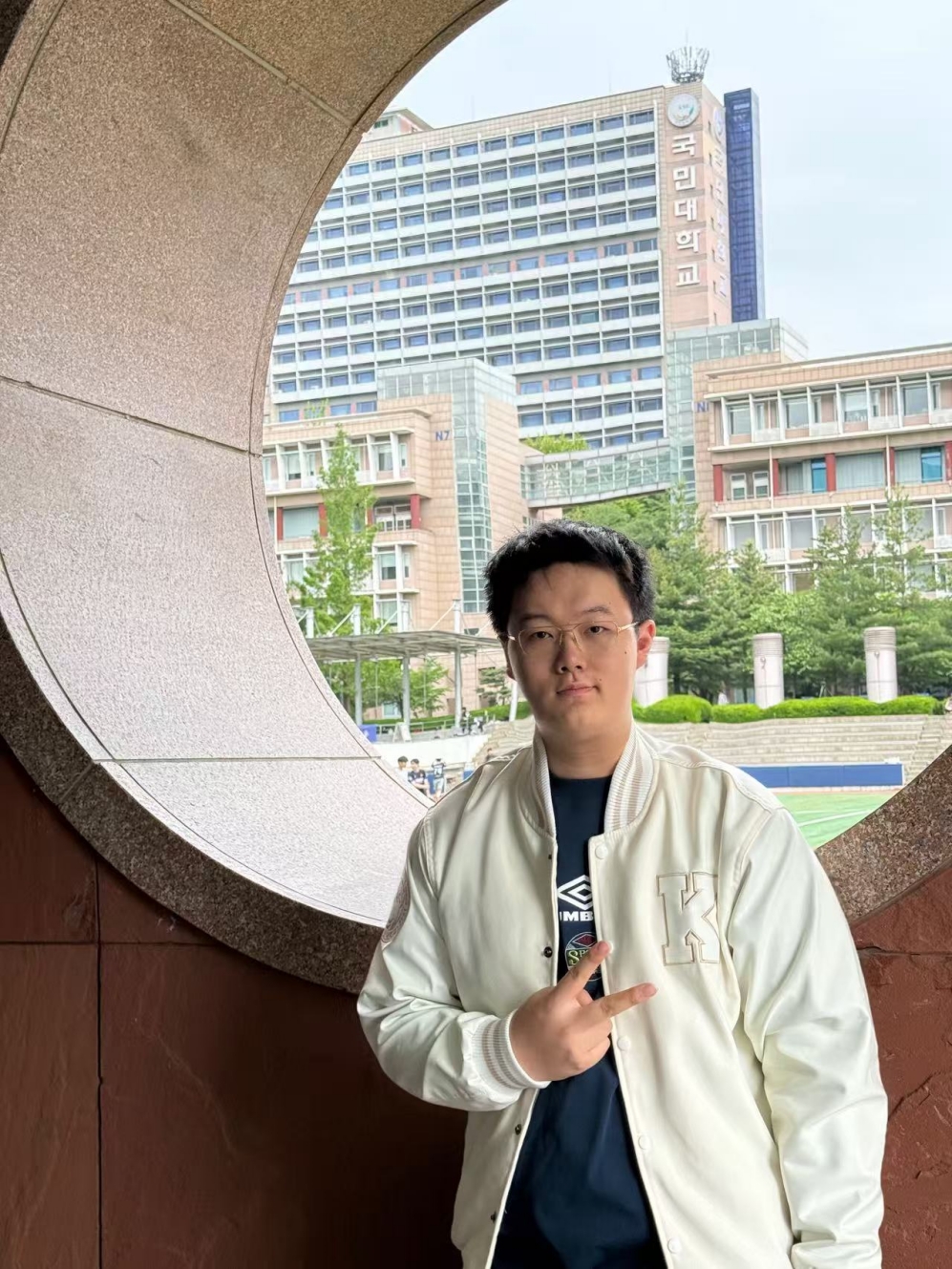 胡轩闻生活照_副本2.jpg 胡轩闻生活照_副本2.jpg