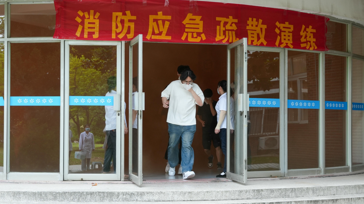 疏散照片_副本